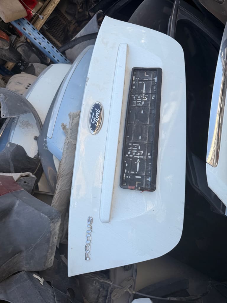 Trunk lid Ford Focus