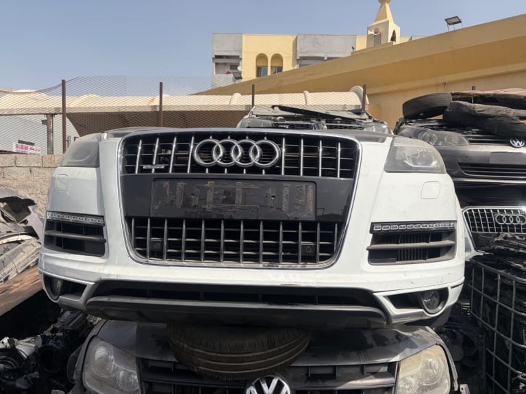 Nose cut + Hood Audi Q7