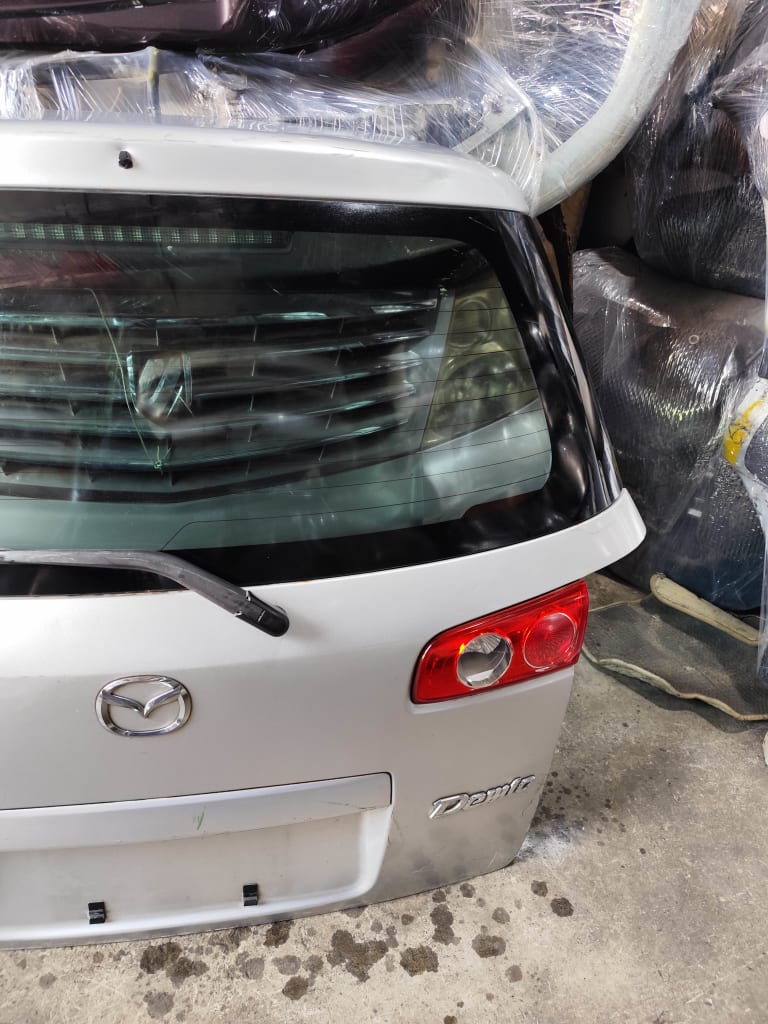 Trunk lid Mazda Demio