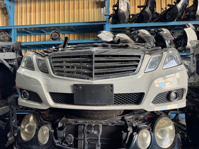 Nose cut + Hood Mercedes-Benz