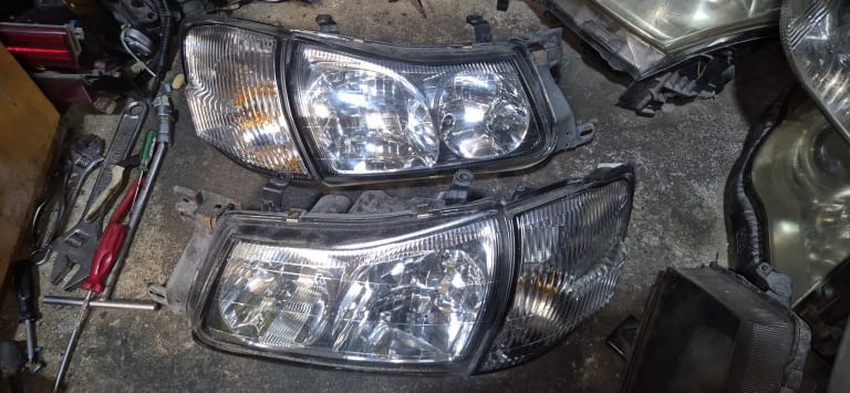 Headlights Nissan Liberty
