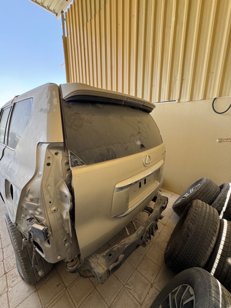 Trunk lid Lexus GX460