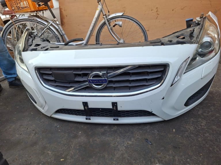 Nose cut Volvo S60