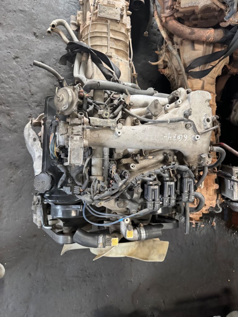 Engine + MT Mitsubishi Pajero 6G74