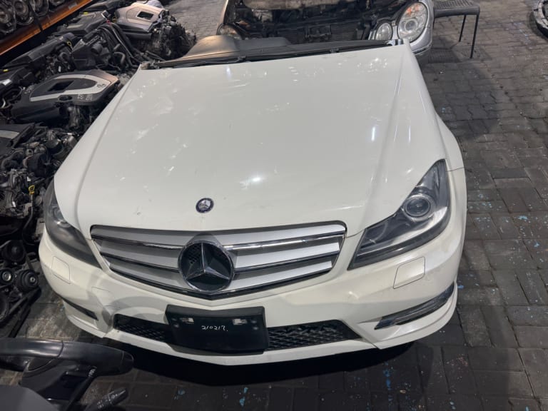 Nose cut + Hood Mercedes-Benz C-Class