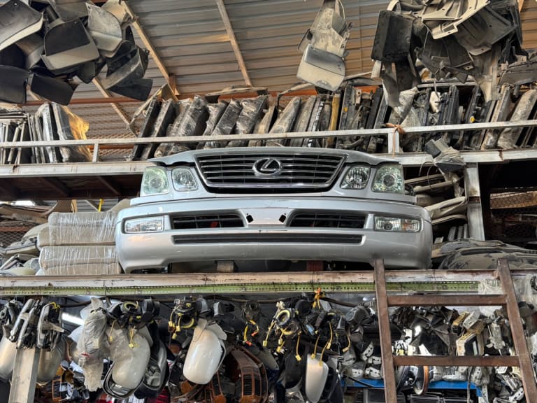 Nose cut Lexus LX470