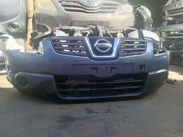 Bumper + Grille Nissan Qashqai