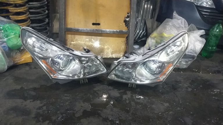 Headlights Nissan Skyline