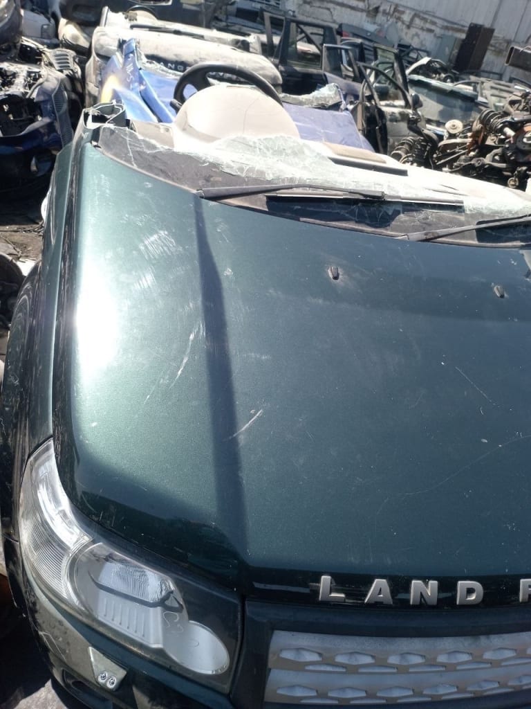 Hood + Fender Toyota Land Rover