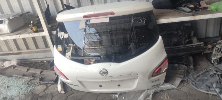 Trunk lid Nissan Dualis K010MJD9MA