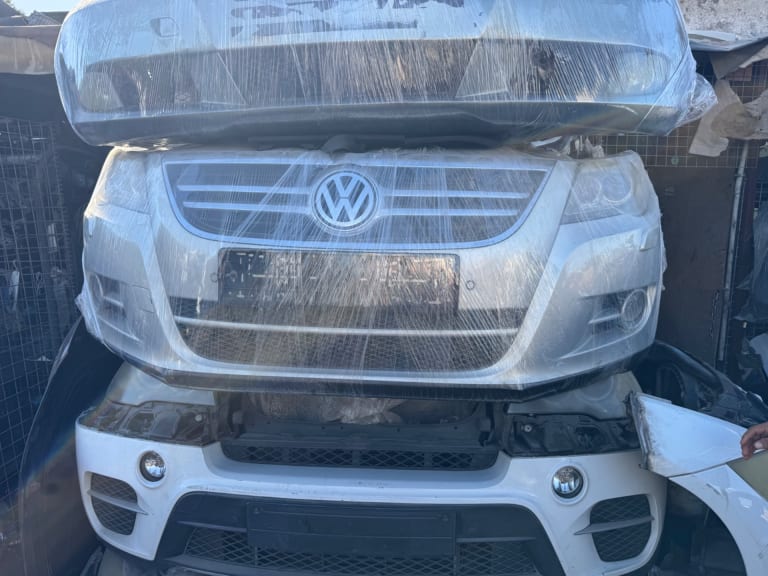 Nose cut Volkswagen Tiguan