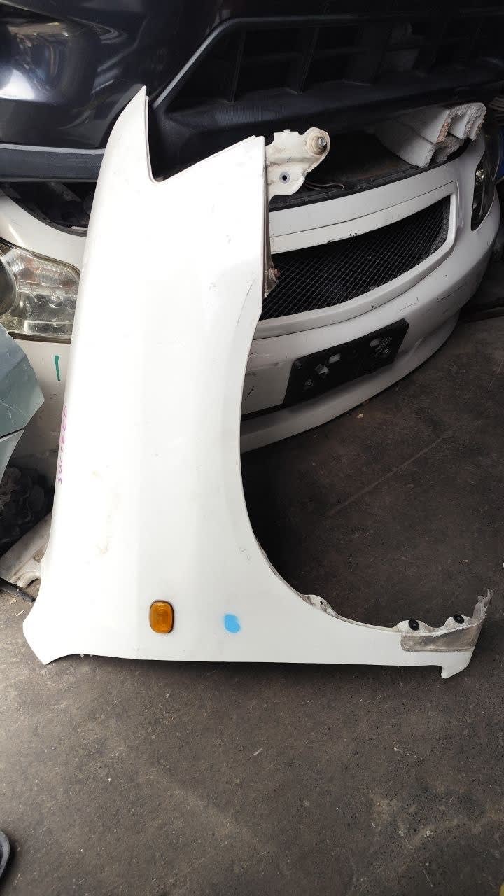 Fender Toyota Succeed