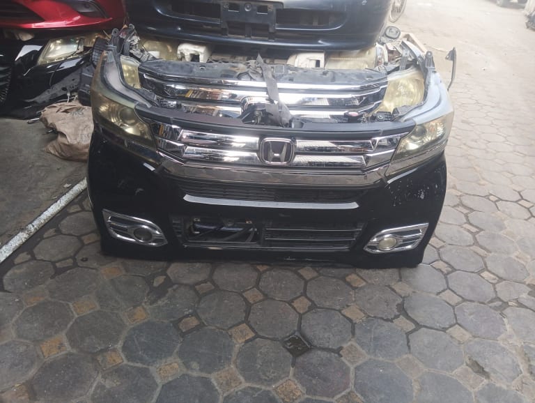 Nose cut Honda Stepwgn