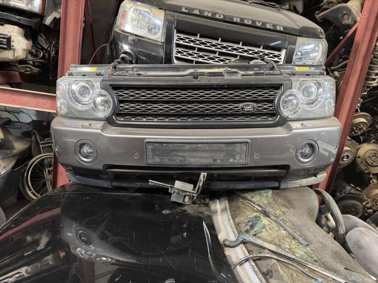 Nose cut Land Rover Range Sport