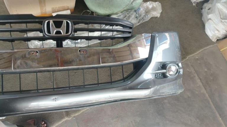 Bumper + Grille Honda Odyssey