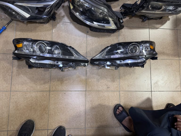 Headlights Lexus RX350