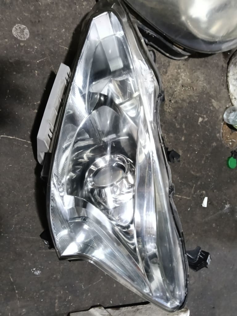 Headlights Nissan Teana