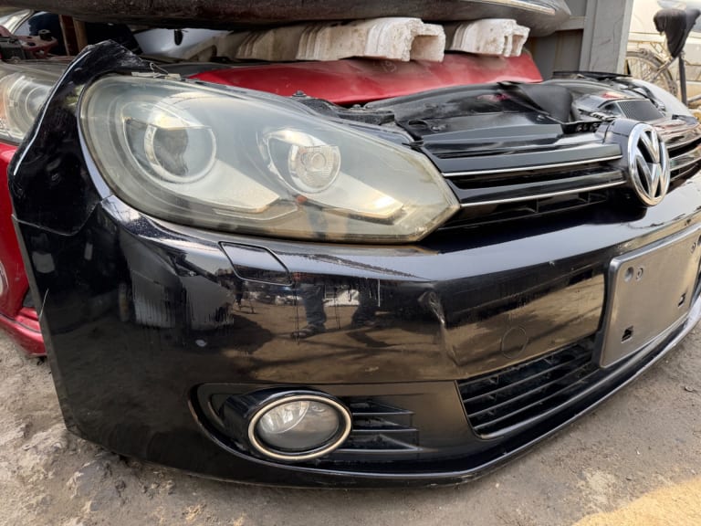 Nose cut Volkswagen Golf