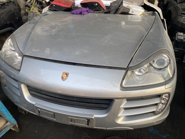 Nose cut + Hood Porsche