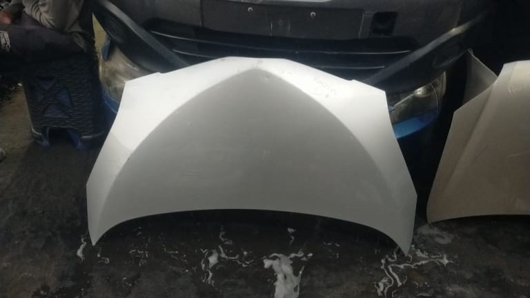 Hood Toyota Ractis 53301-52220