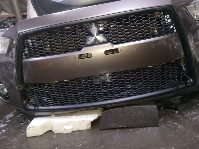 Nose cut Mitsubishi Outlander