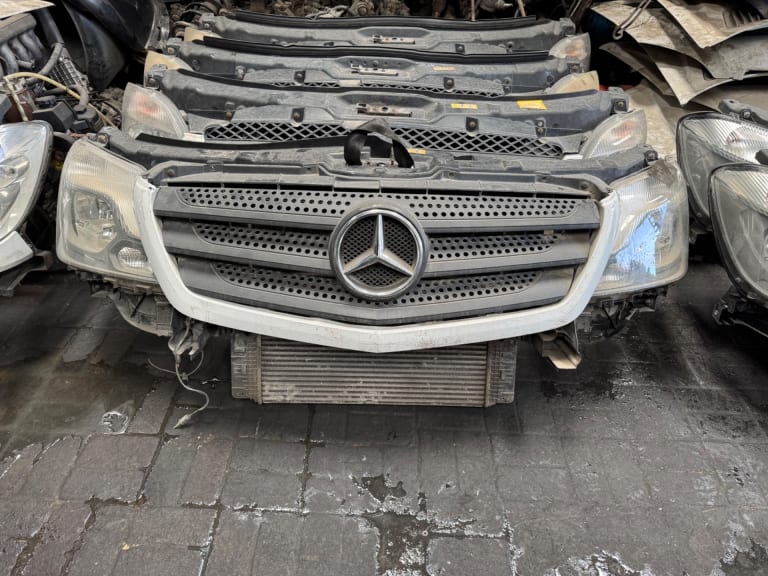 Nose cut Mercedes-Benz Sprinter