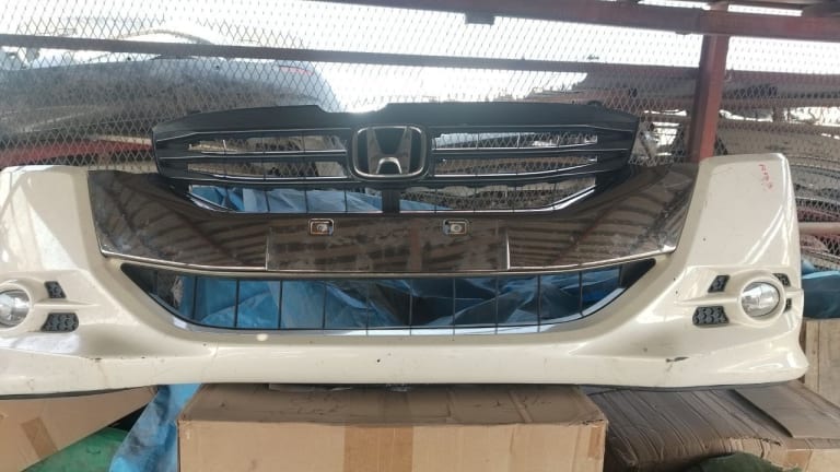 Bumper + Grille Honda Odyssey