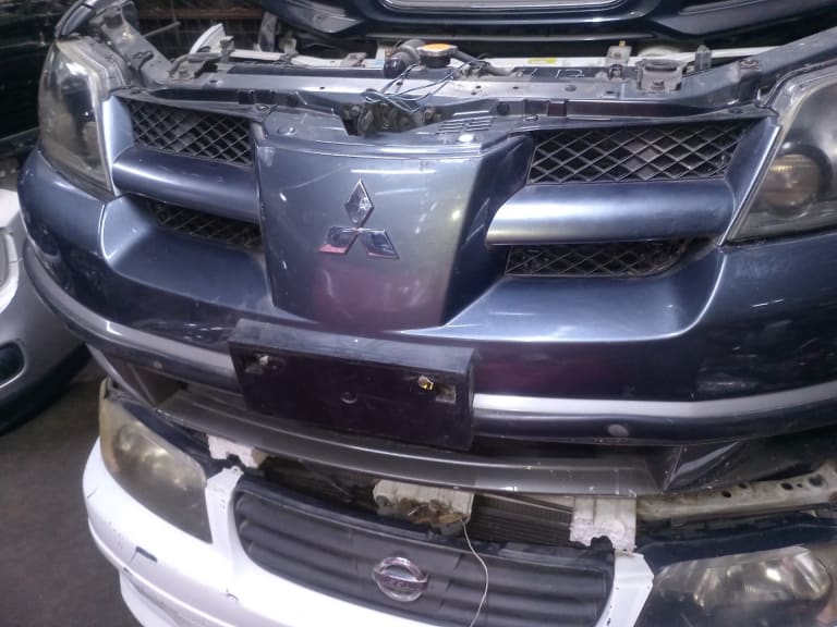 Nose cut Mitsubishi Outlander