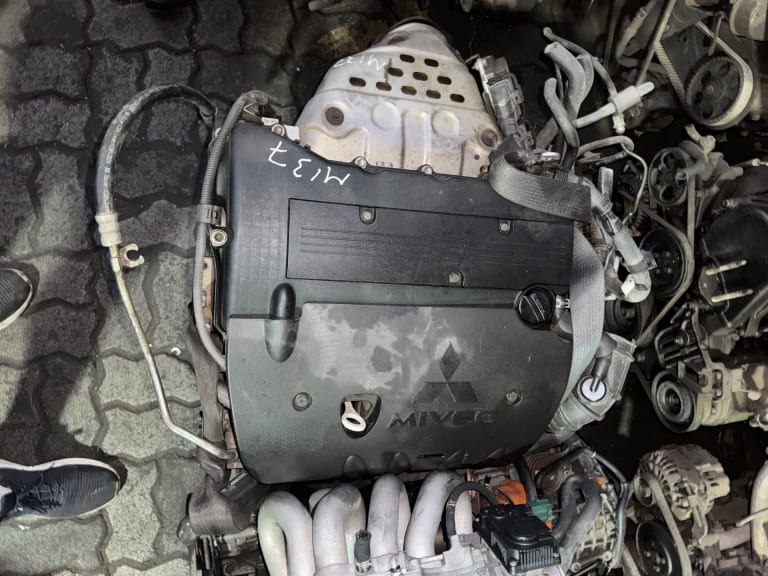 Engine + MT Mitsubishi 4B11