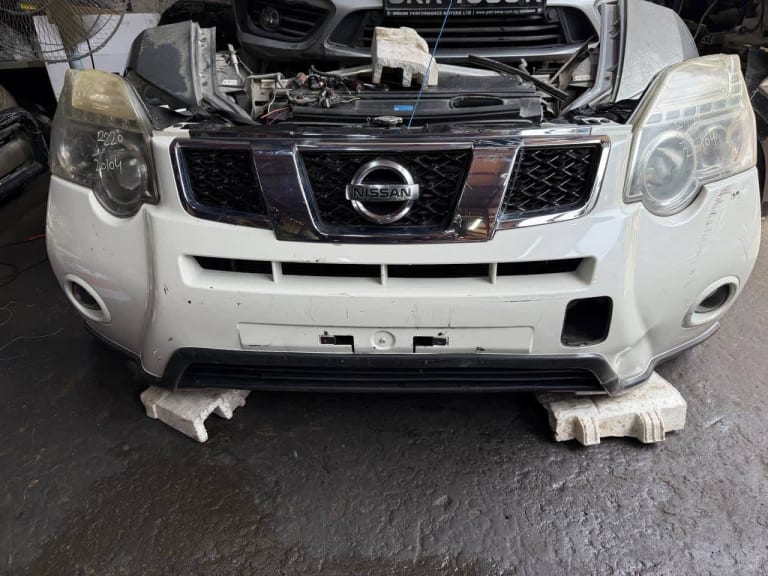 Nose cut Nissan X-Trail