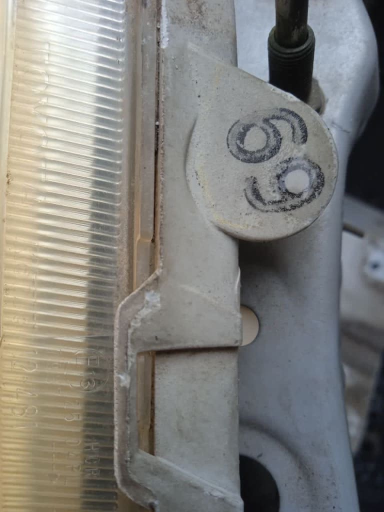 Headlights Toyota Corolla used in Sharjah — photo 8