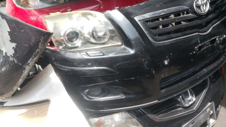 Nose cut Toyota Avensis used in Sharjah — photo 2