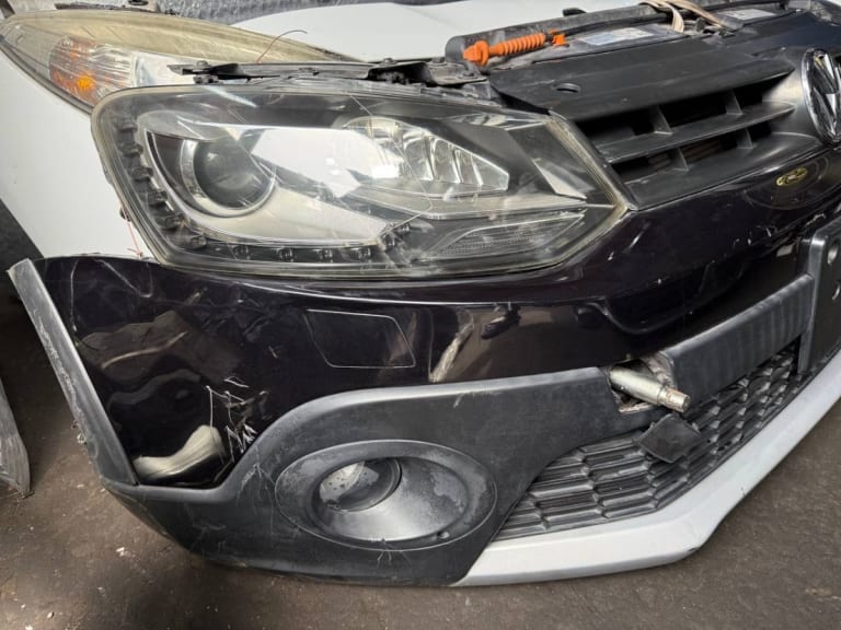 Nose cut Volkswagen Polo used in Sharjah — photo 2