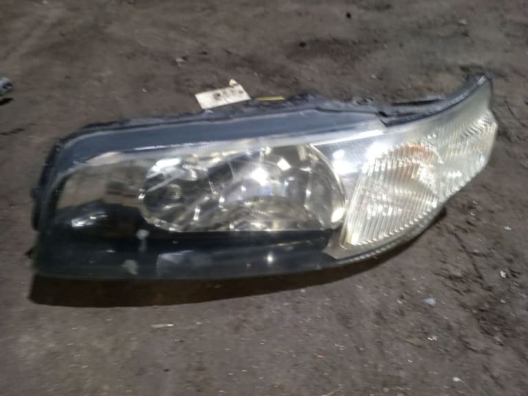 Headlights Nissan used in Sharjah — photo 4