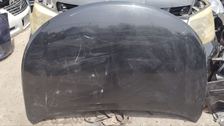 Nose cut + Hood + Fender Toyota Avensis used in Sharjah — photo 8