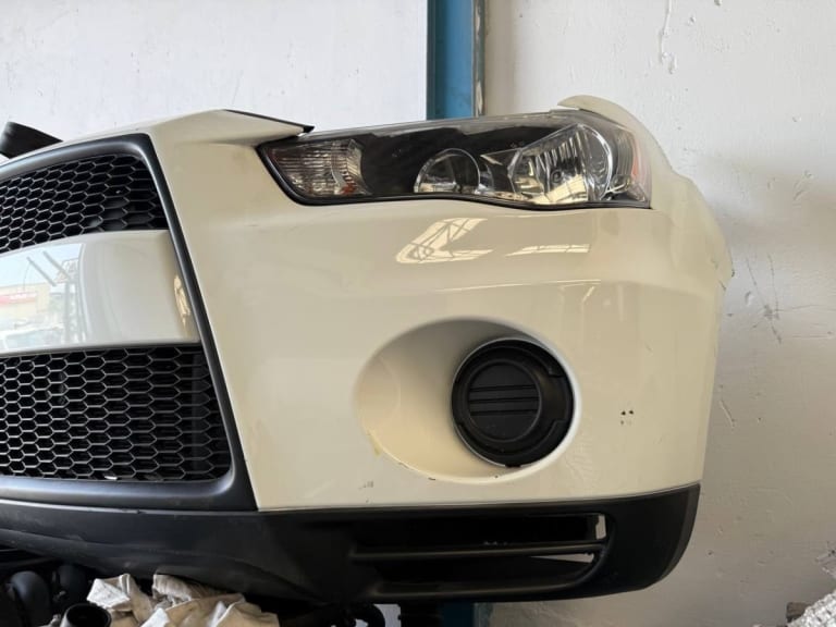 Nose cut Mitsubishi Outlander used in Sharjah — photo 2