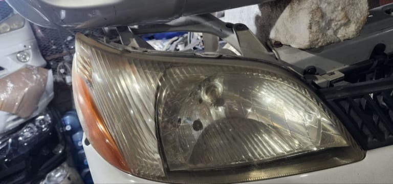 Bumper + Headlights Toyota Platz used in Sharjah — photo 4