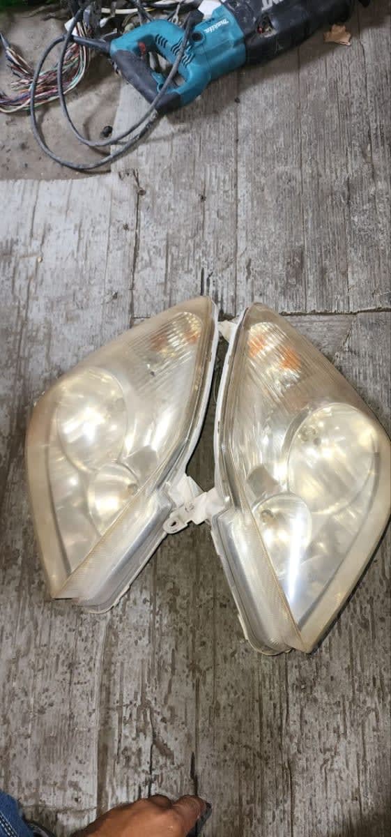 Headlights Toyota Corolla Spacio used in Sharjah — photo 6