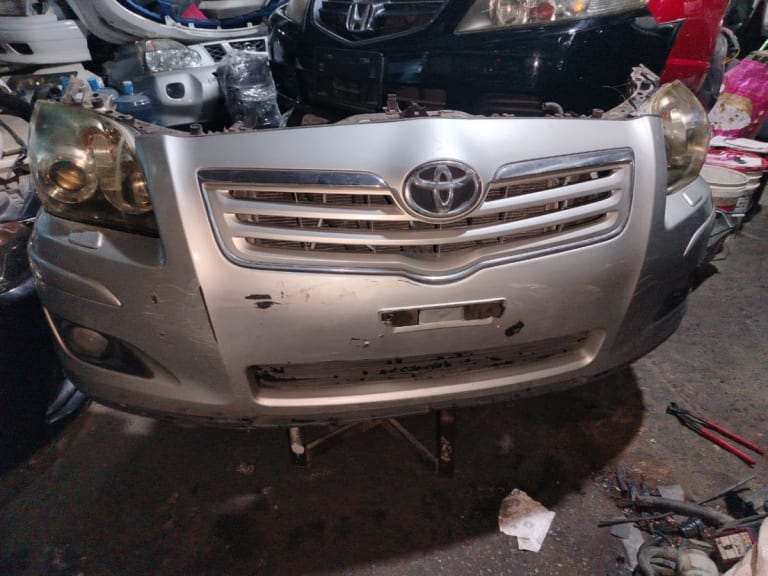Nose cut Toyota Avensis
