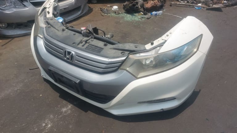 Nose cut Honda Insight used in Sharjah — photo 2