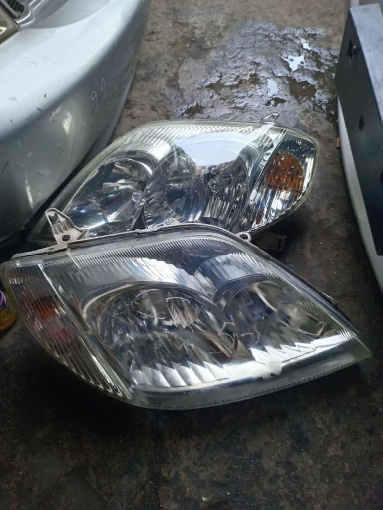 Headlights Toyota Corolla