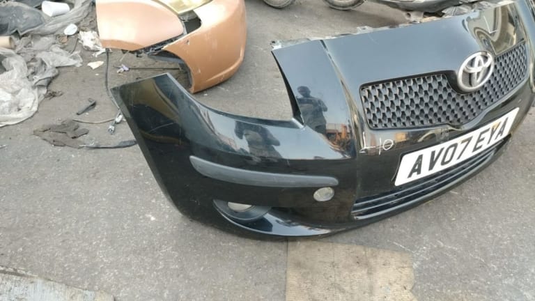 Bumper Toyota Vitz used in Sharjah — photo 2