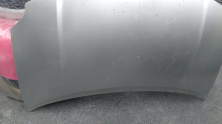 Hood Toyota Auris used in Sharjah — photo 2