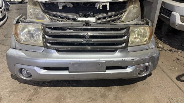Mitsubishi Pajero Ноускат 
