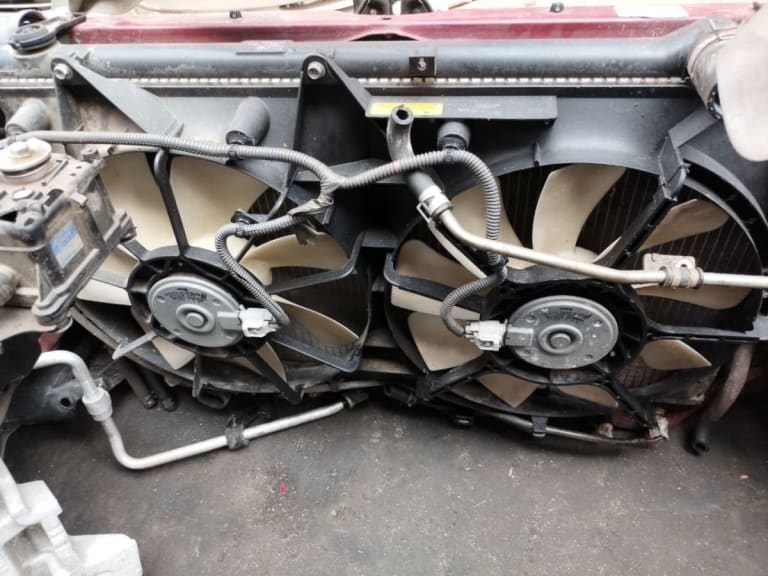 Nose cut Toyota Camry used in Sharjah — photo 7
