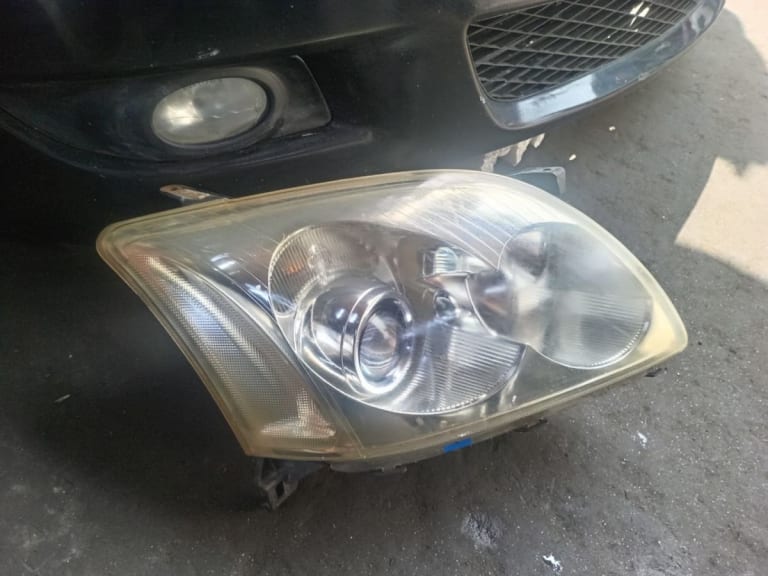 Bumper + Headlights Toyota Avensis used in Sharjah — photo 23