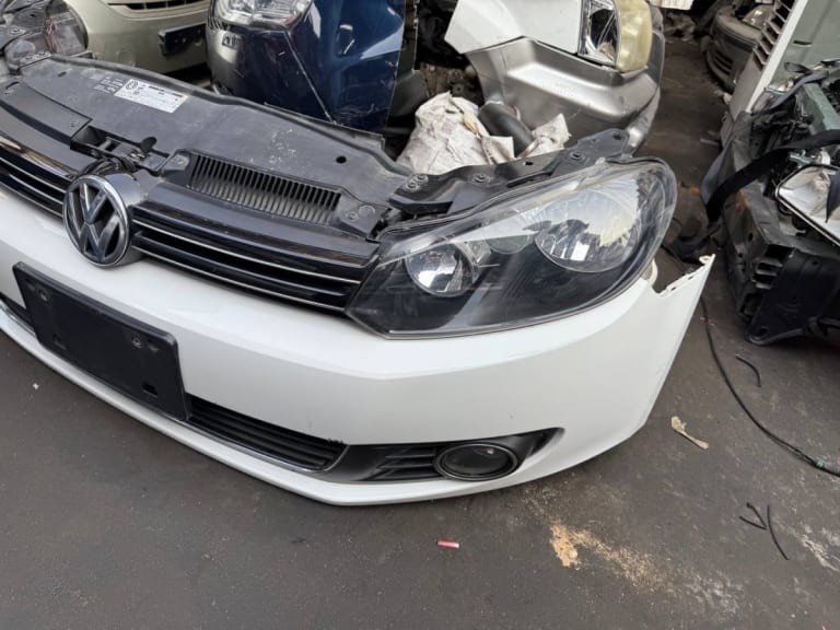 Nose cut Volkswagen Golf 6 used in Sharjah — photo 3