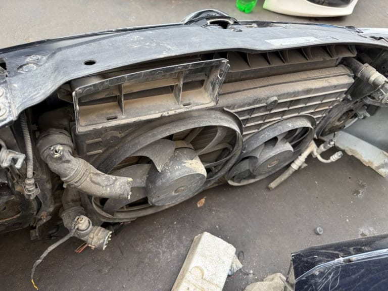 Nose cut Volkswagen Golf 6 used in Sharjah — photo 2