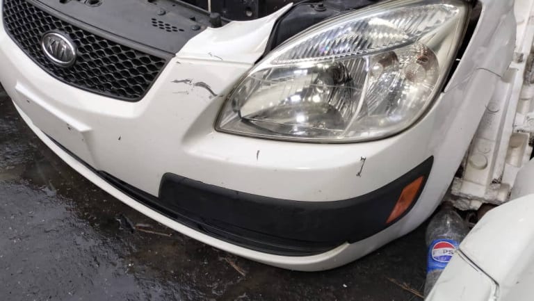 Nose cut Kia Rio used in Sharjah — photo 2