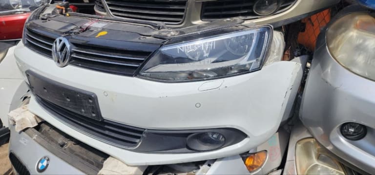 Nose cut Volkswagen Jetta used in Sharjah — photo 2